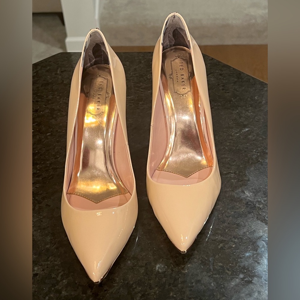 Ted Baker London Nude Patent Leather Izibela Pointed Pump women 11 41.5 orig box